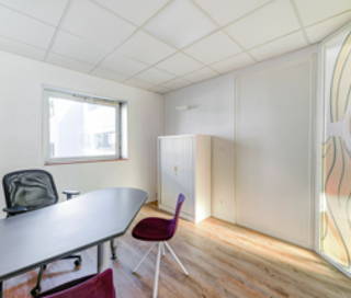 Espace indépendant 125 m² 25 postes Location bureau Rue du Pont de l'Arche Saint-Avertin 37550 - photo 1